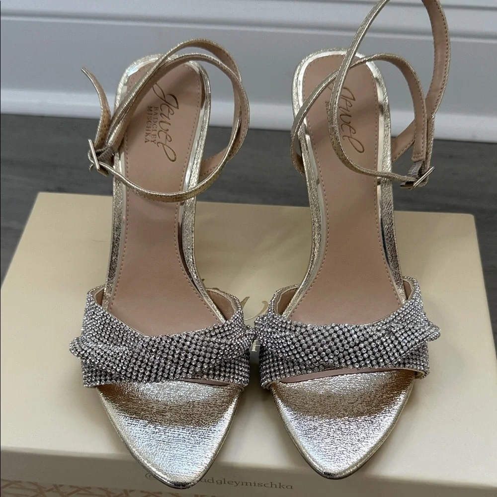 Badgley Mischka Gold and Silver Strappy Heels size 8